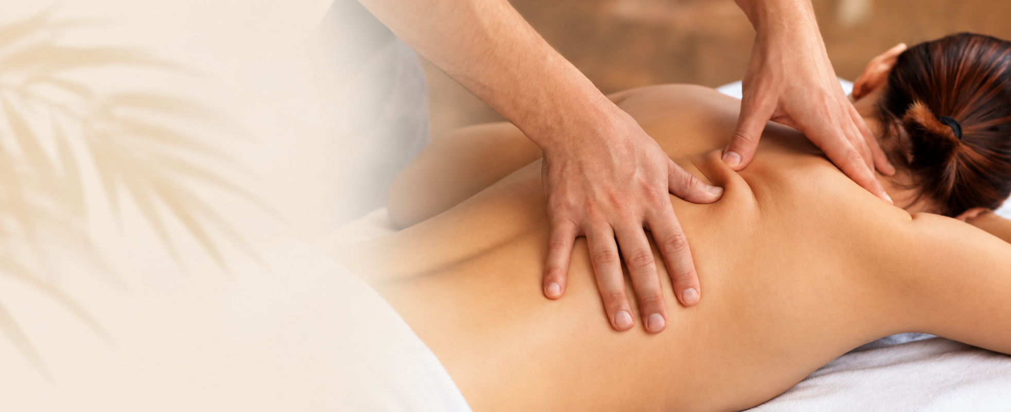 Massagem miofascial em ambiente de spa na Harmozen