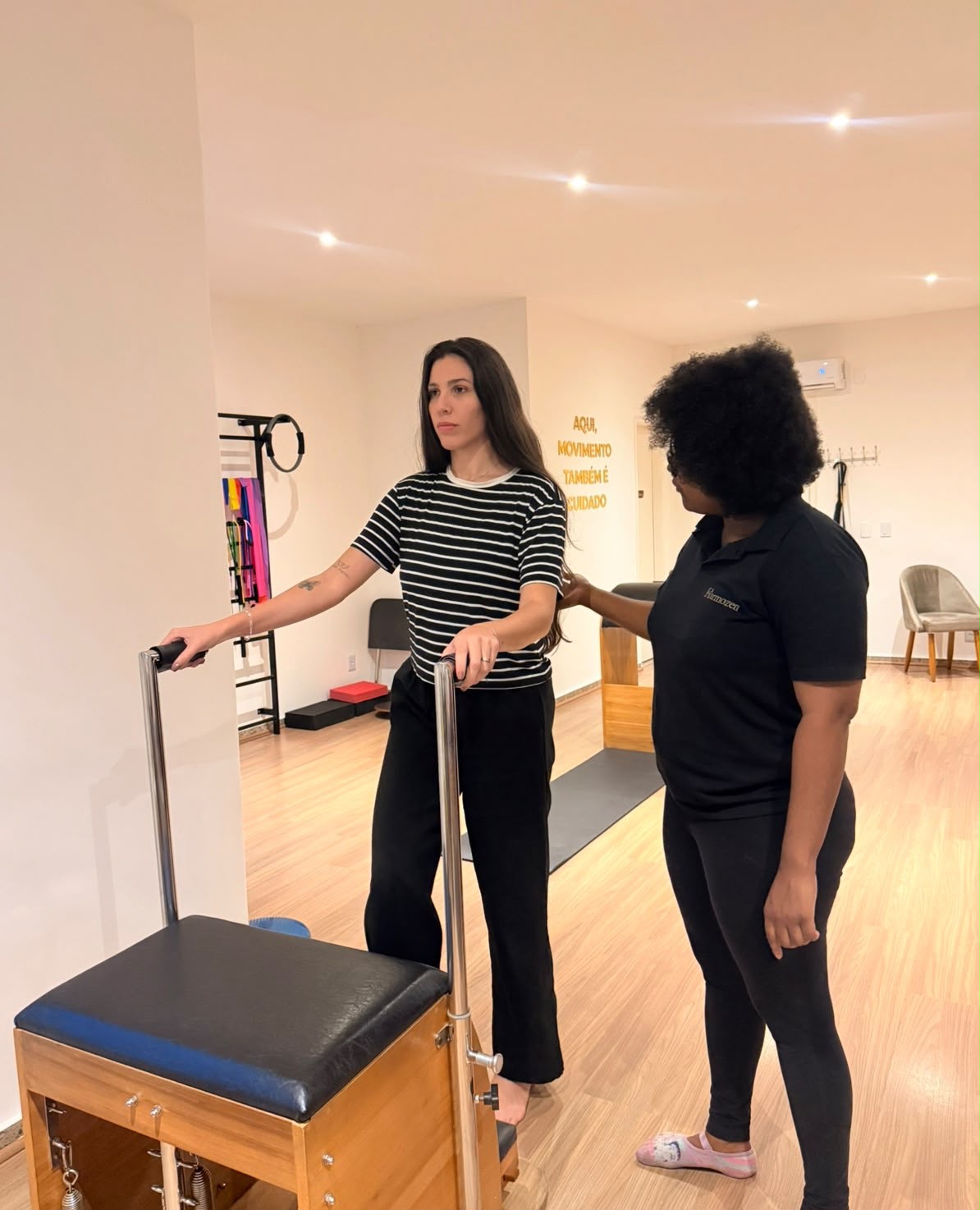 Aula de Pilates clínico na Harmozen, em Botafogo